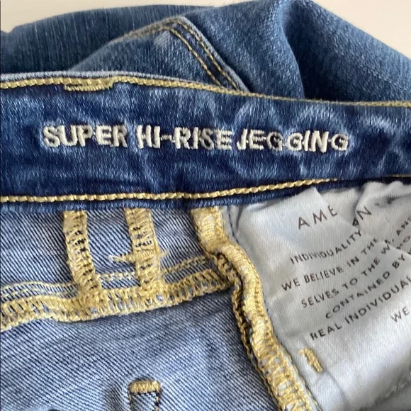 American Eagle Outfitters Women's Blue Distressed Jeans - Picture 3 of 6